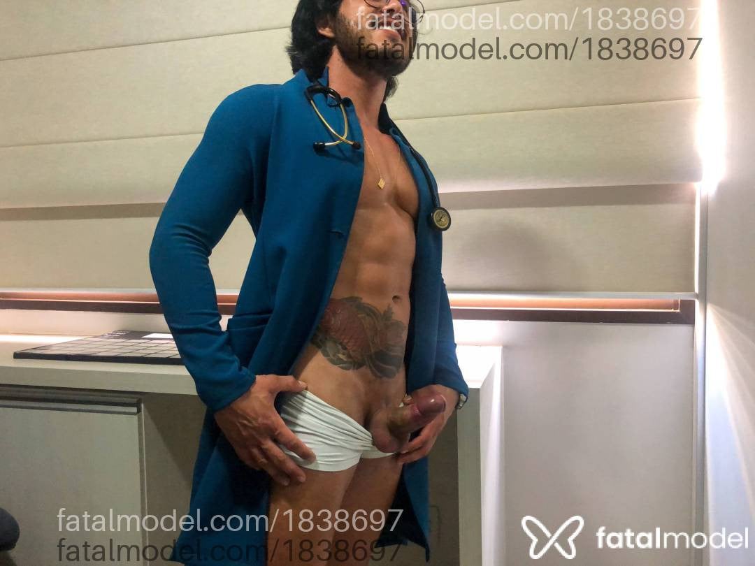 Acompanhante homem morena (o) de olhos mel em Belo Horizonte Acompanhante homem morena (o) de olhos mel em Belo Horizonte - Lucca Iam