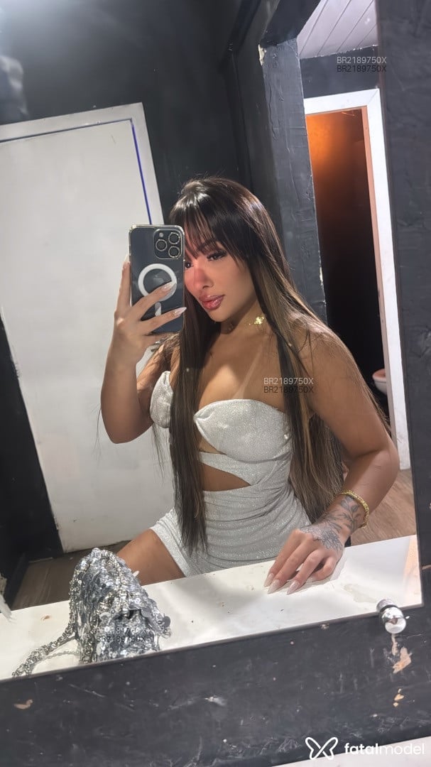 Acompanhante mulher morena (o) de olhos castanhos em Balneário Camboriú - Isabella