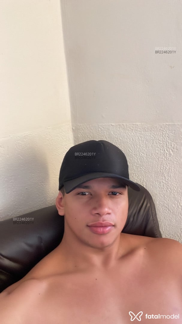 Acompanhante homem com cabelo castanho de olhos castanhos em Campinas Acompanhante homem com cabelo castanho de olhos castanhos em Campinas - Manoel Neto