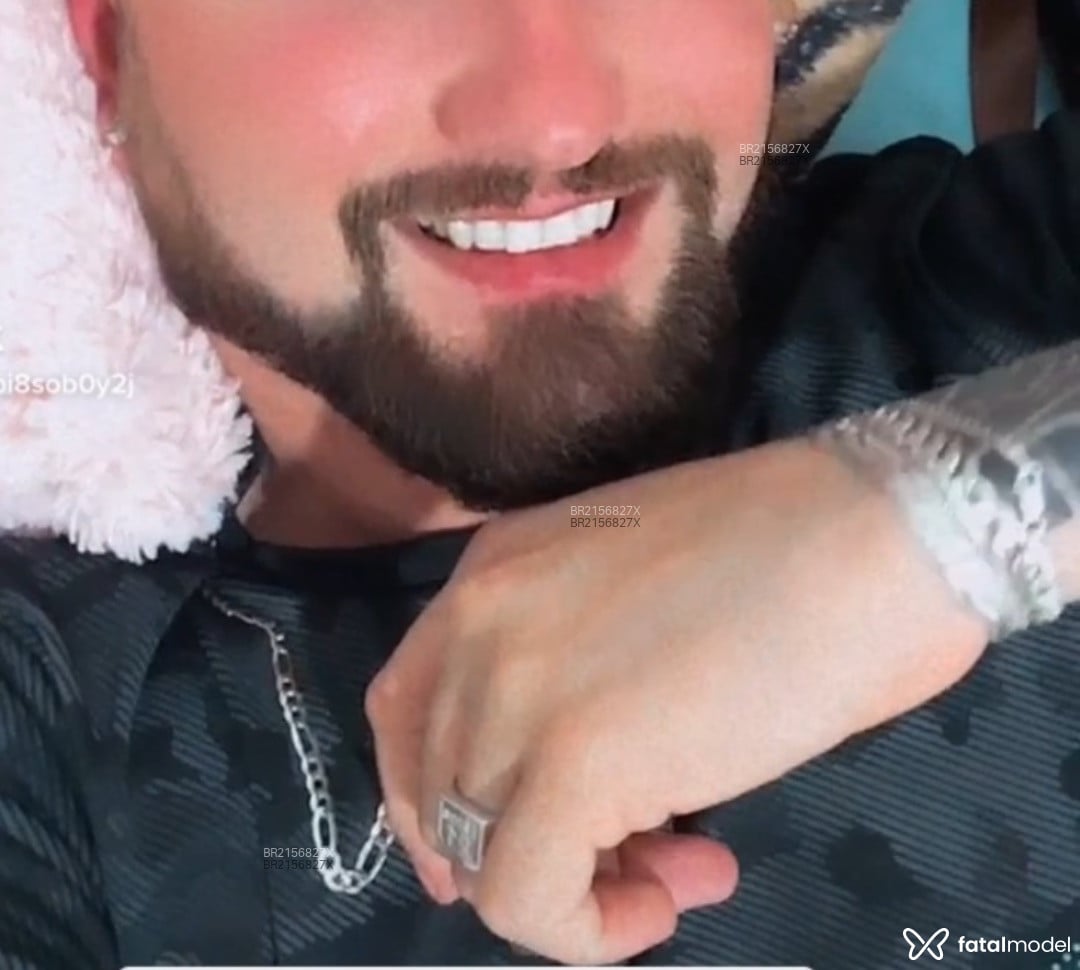 Acompanhante homem com cabelo castanho de olhos castanhos em Tatuí Acompanhante homem com cabelo castanho de olhos castanhos em Tatuí - Drey Felp