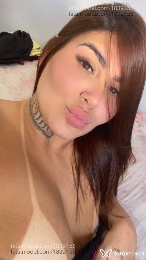 Acompanhante mulher com cabelo castanho de olhos castanhos - Lara Duarte