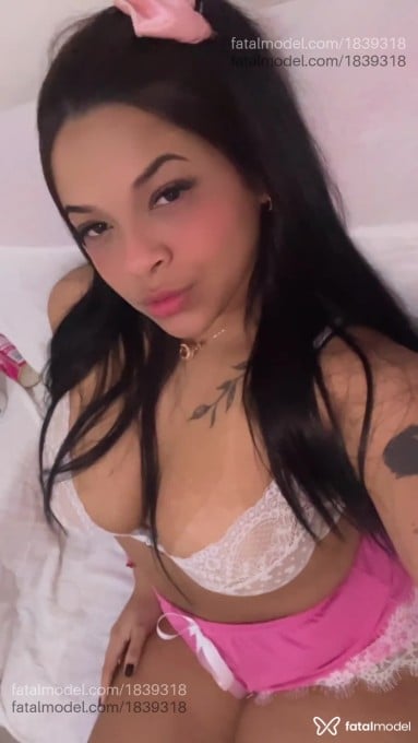 Acompanhante mulher morena (o) de olhos pretos em Blumenau Acompanhante mulher morena (o) de olhos pretos em Blumenau - Taty