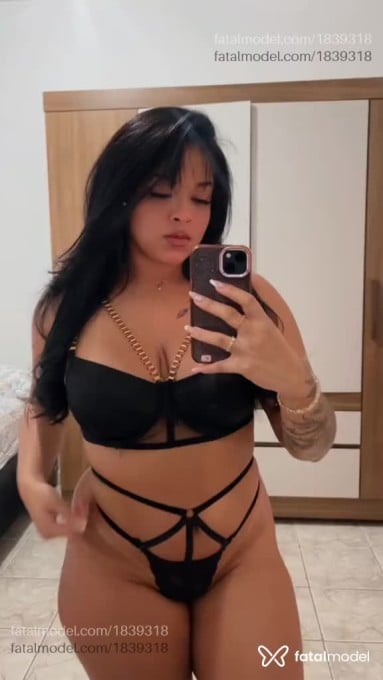 Acompanhante mulher morena (o) de olhos pretos em Blumenau Acompanhante mulher morena (o) de olhos pretos em Blumenau - Taty