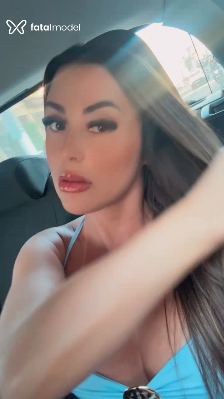 Acompanhante mulher com cabelo castanho de olhos castanhos - Rebeca Ribeiro Acompanhante mulher com cabelo castanho de olhos castanhos - Rebeca Ribeiro