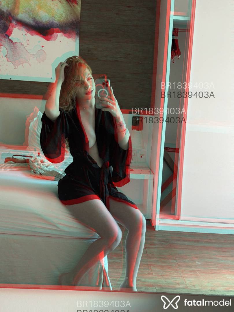 Acompanhante mulher ruiva (o) de olhos verdes em Curitiba - Débora Drumond
