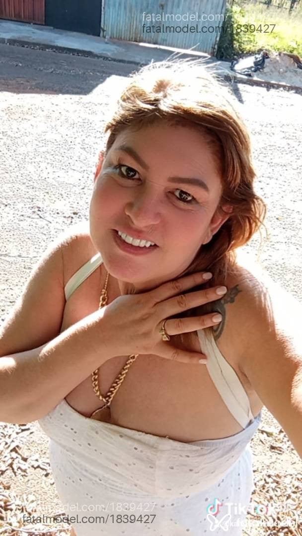 Acompanhante mulher loira (o) de olhos castanhos - Lilid Acompanhante mulher loira (o) de olhos castanhos - Lilid