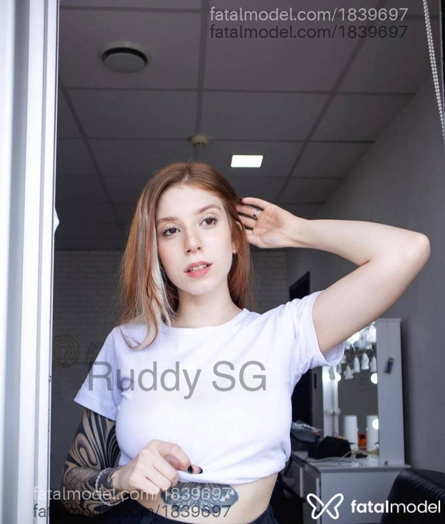 Acompanhante mulher ruiva (o) de olhos castanhos em Virtual - Ruddy