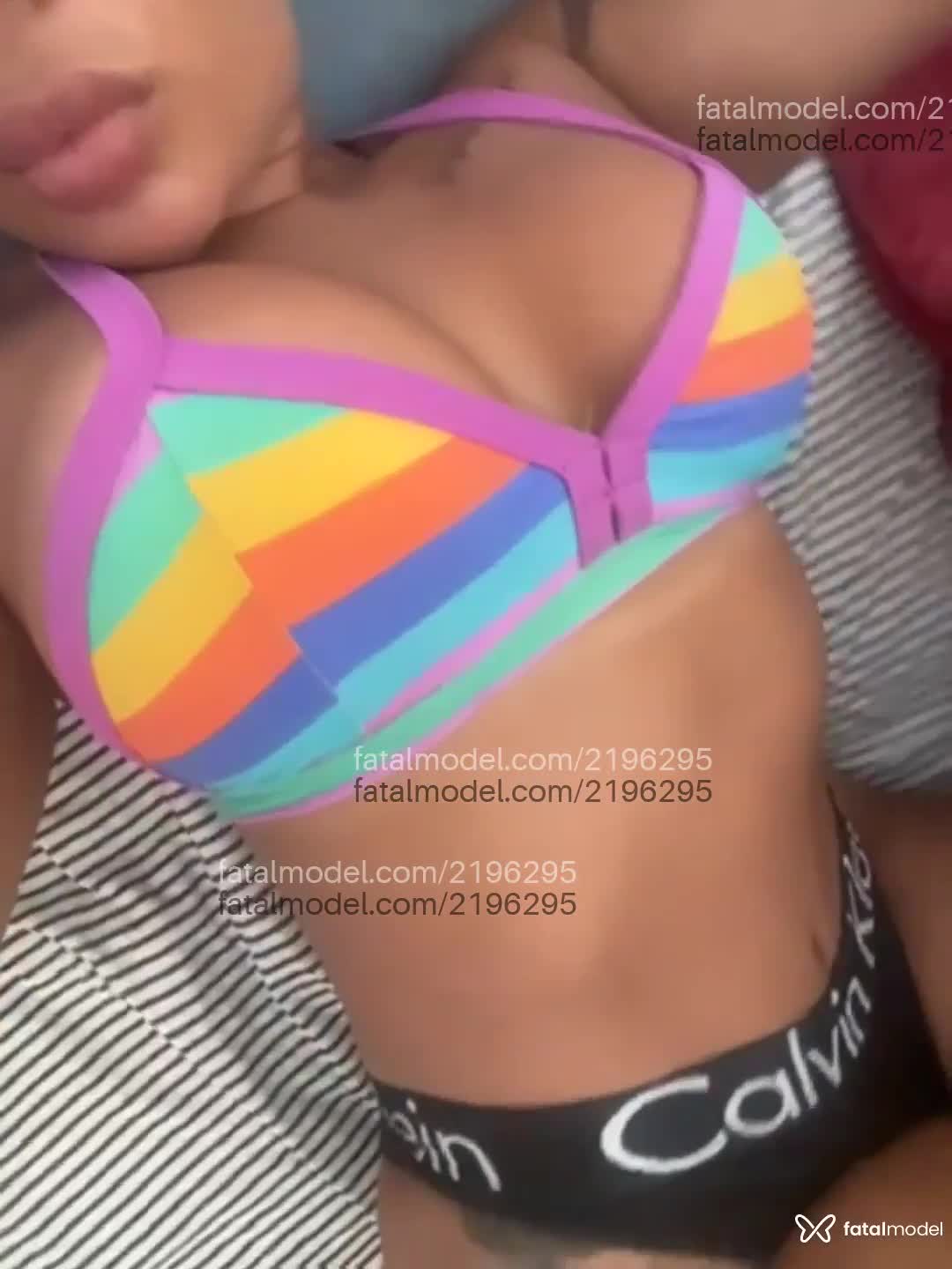Acompanhante mulher morena (o) de olhos castanhos em Rio de Janeiro - Lara Morena