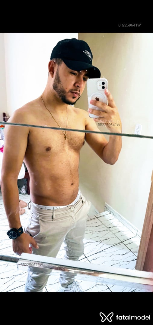 Acompanhante homem com cabelo castanho de olhos castanhos em São Paulo - Santos