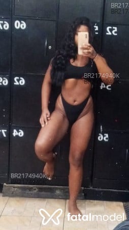 Acompanhante mulher com cabelo castanho de olhos pretos em Contagem - Juliana