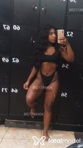Acompanhante mulher com cabelo castanho de olhos pretos em Contagem - Juliana