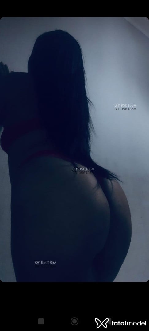 Acompanhante mulher com cabelo castanho de olhos castanhos - Patrícia Silva