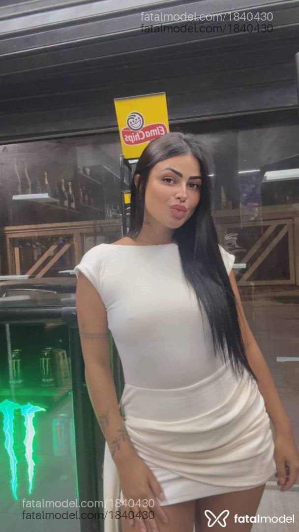 Acompanhante mulher com cabelo castanho de olhos castanhos - Stella Marys