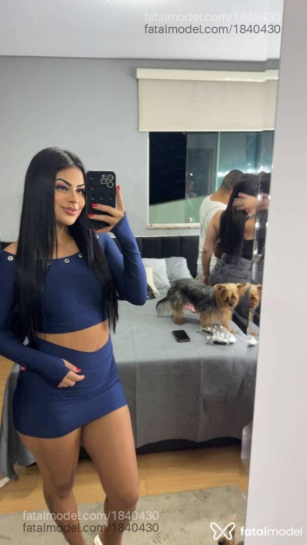 Acompanhante mulher com cabelo castanho de olhos castanhos - Zoe