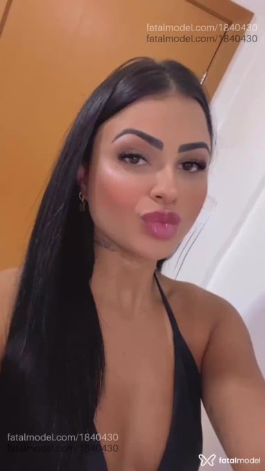 Acompanhante mulher com cabelo castanho de olhos castanhos em Patrocínio - Zoe