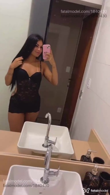Acompanhante mulher com cabelo castanho de olhos castanhos em Patrocínio - Zoe