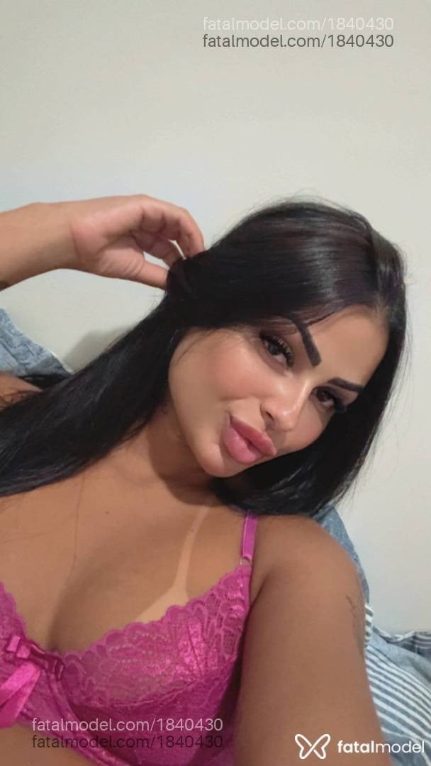 Acompanhante mulher com cabelo castanho de olhos castanhos em Patrocínio - Zoe