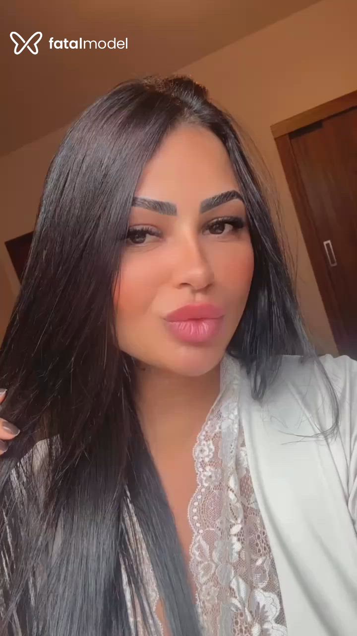 Acompanhante mulher com cabelo castanho de olhos castanhos - Zoe
