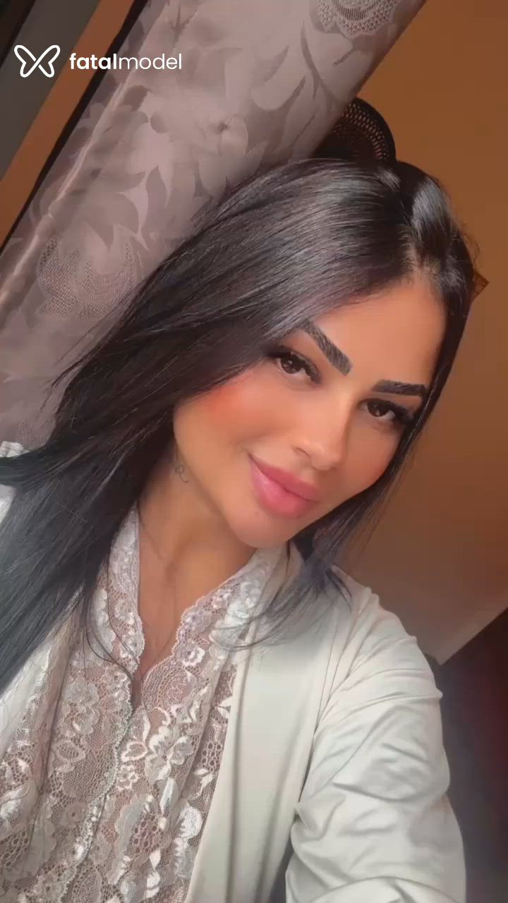 Acompanhante mulher com cabelo castanho de olhos castanhos - Zoe