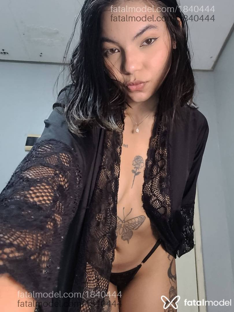 Acompanhante mulher morena (o) de olhos castanhos - Ana