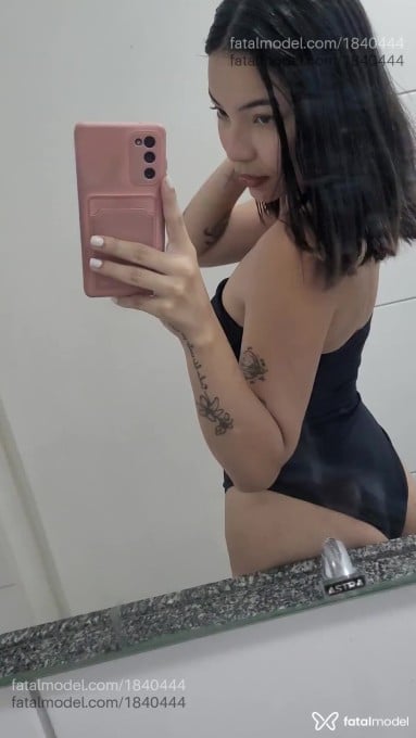Acompanhante mulher morena (o) de olhos castanhos - Ana