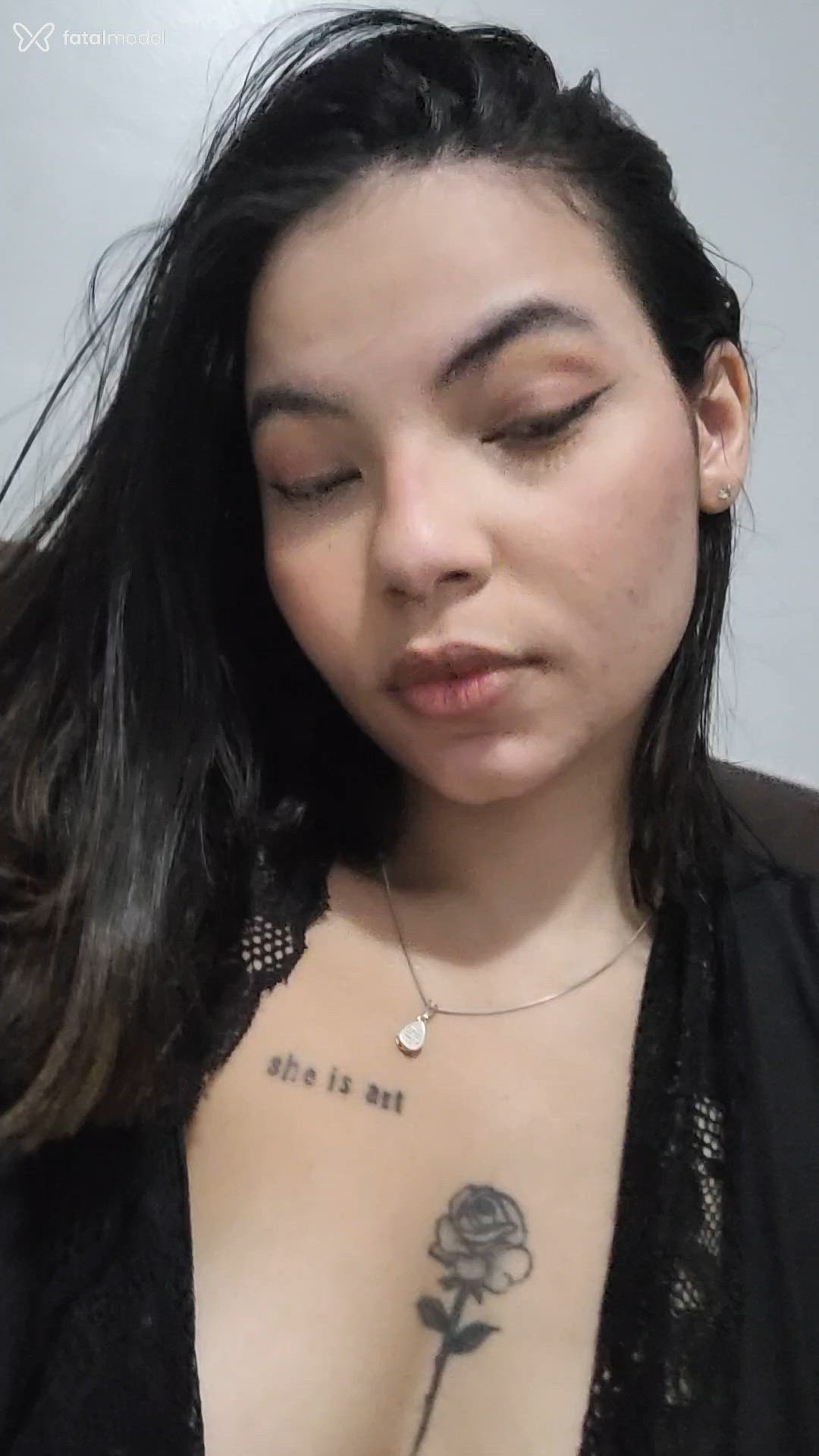 Acompanhante mulher morena (o) de olhos castanhos - Ana