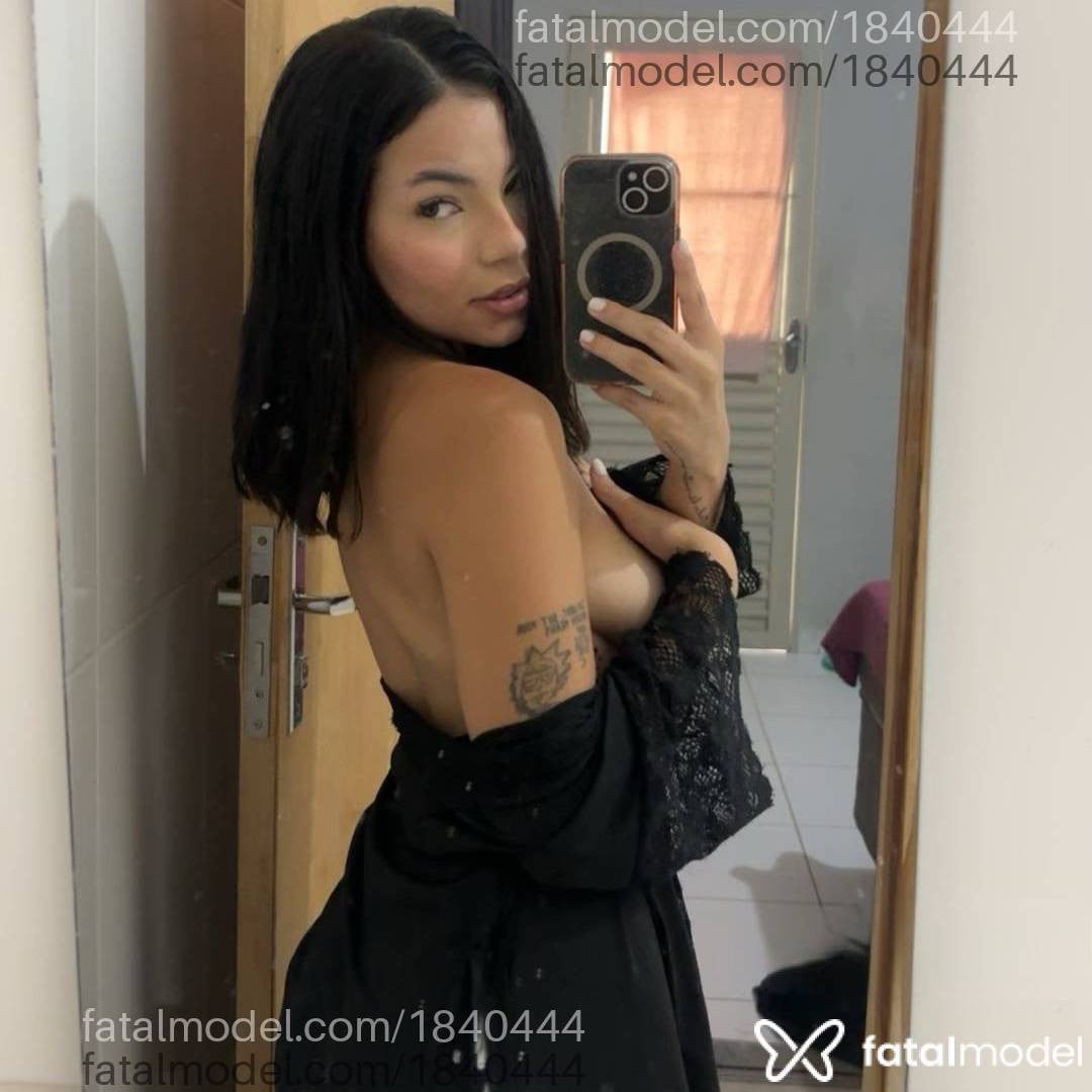 Acompanhante mulher morena (o) de olhos castanhos - Ana
