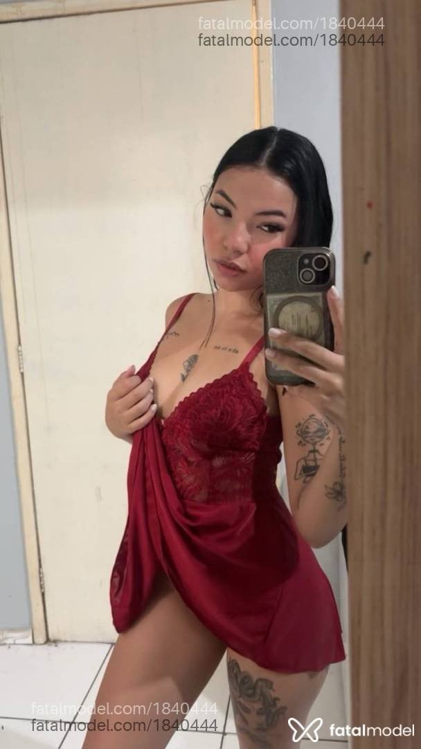 Acompanhante mulher morena (o) de olhos castanhos - Ana