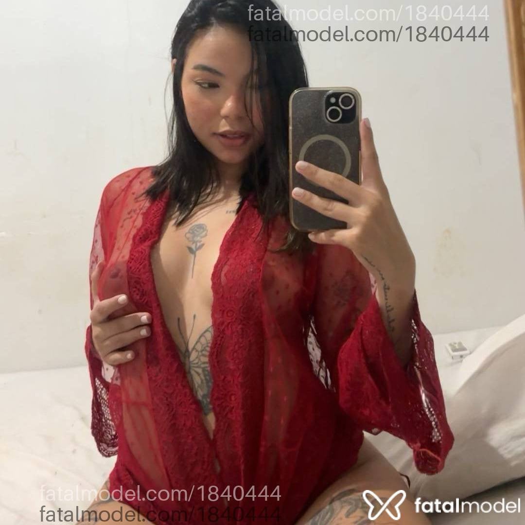 Acompanhante mulher morena (o) de olhos castanhos - Ana