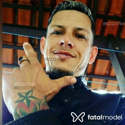 Acompanhante homem morena (o) de olhos castanhos em Belo Horizonte - Augusto