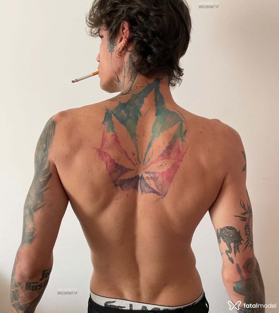Acompanhante homem com cabelo castanho de olhos castanhos em São Paulo - Smoke Ink