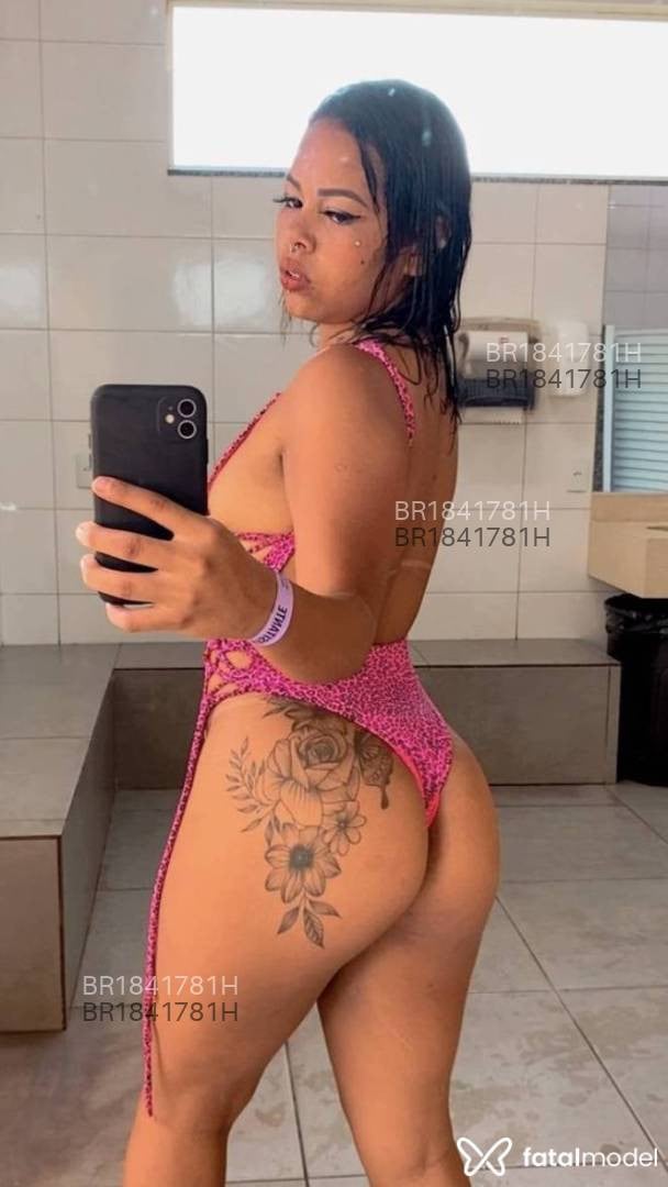 Acompanhante mulher com cabelo castanho de olhos pretos - Eduarda Acompanhante mulher com cabelo castanho de olhos pretos - Eduarda