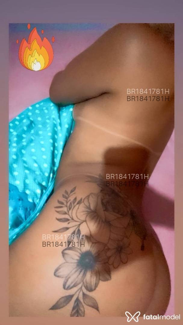 Acompanhante mulher com cabelo castanho de olhos pretos - Eduarda Acompanhante mulher com cabelo castanho de olhos pretos - Eduarda