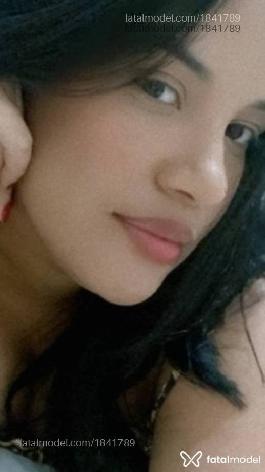 Acompanhante mulher com cabelo castanho de olhos castanhos em Lucas do Rio Verde Acompanhante mulher com cabelo castanho de olhos castanhos em Lucas do Rio Verde - Renata