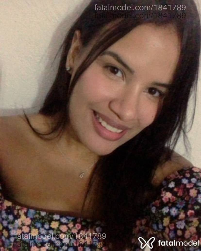 Acompanhante mulher com cabelo castanho de olhos castanhos em Lucas do Rio Verde Acompanhante mulher com cabelo castanho de olhos castanhos em Lucas do Rio Verde - Renata