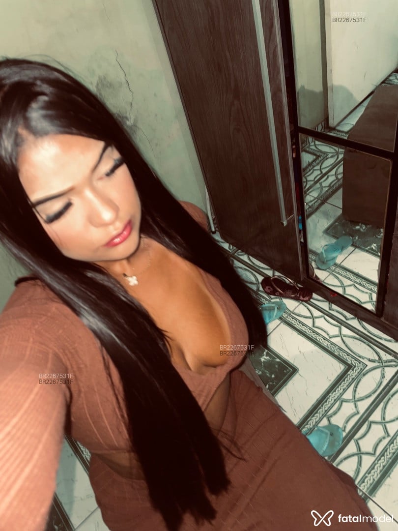 Acompanhante mulher com cabelo castanho de olhos castanhos - Gabriele
