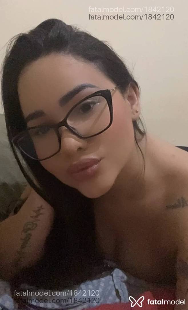 Acompanhante mulher com cabelo castanho de olhos castanhos em Petrolina Acompanhante mulher com cabelo castanho de olhos castanhos em Petrolina - Catarina