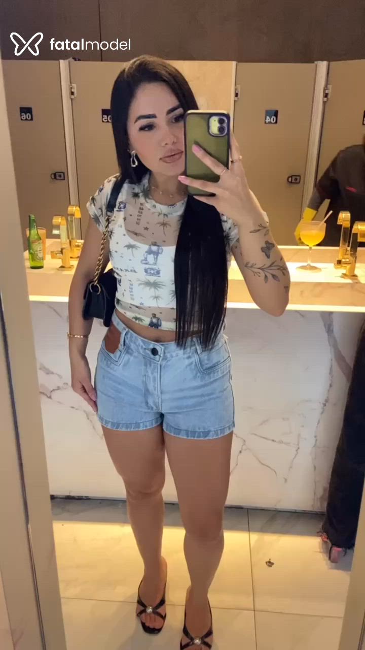 Acompanhante mulher com cabelo castanho de olhos castanhos em Petrolina Acompanhante mulher com cabelo castanho de olhos castanhos em Petrolina - Catarina
