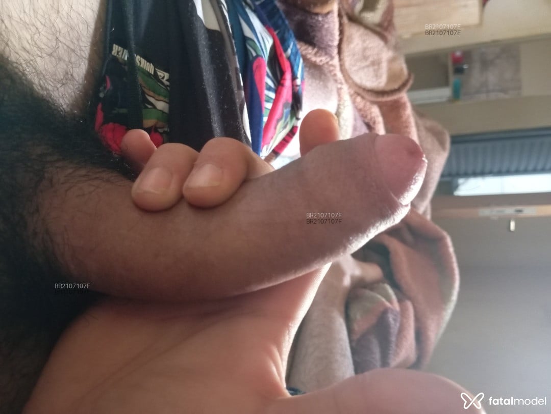 Acompanhante homem com cabelo castanho de olhos castanhos em Chapadão do Sul Acompanhante homem com cabelo castanho de olhos castanhos em Chapadão do Sul - Gustavo