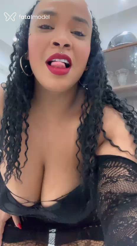 Acompanhante mulher morena (o) de olhos pretos - Sabrynasabaty