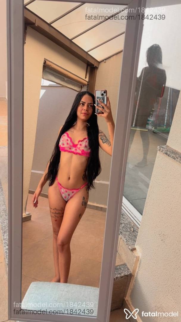Acompanhante mulher morena (o) de olhos pretos - Sarah