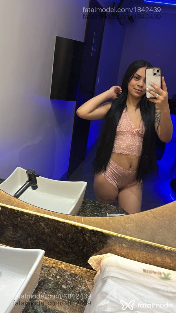 Acompanhante mulher morena (o) de olhos pretos - Sarah