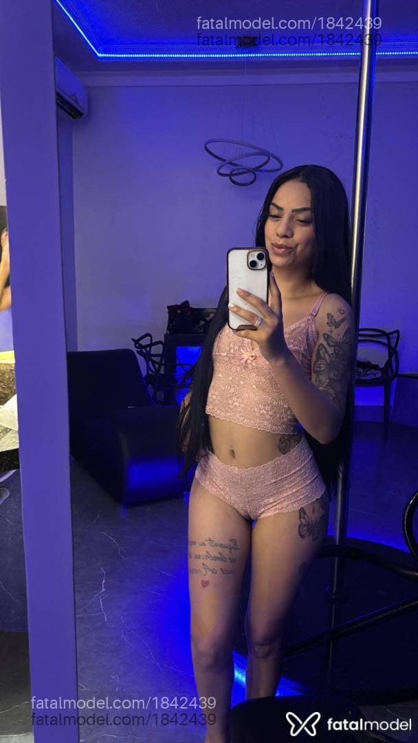 Acompanhante mulher morena (o) de olhos pretos - Sarah