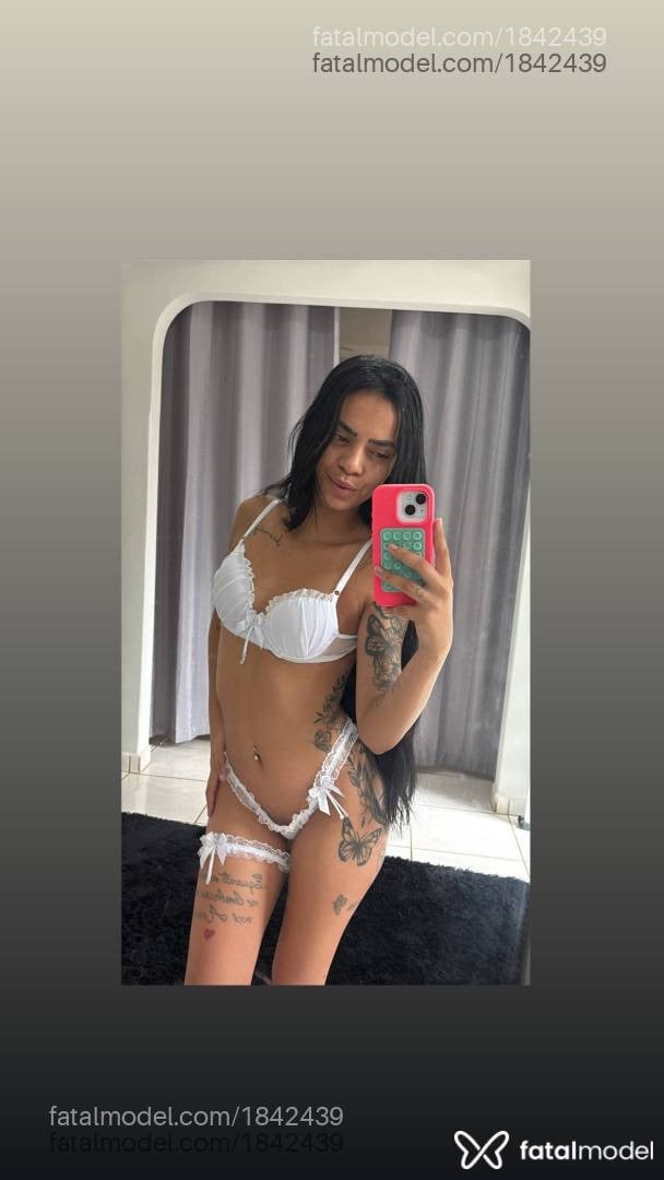 Acompanhante mulher morena (o) de olhos pretos - Sarah