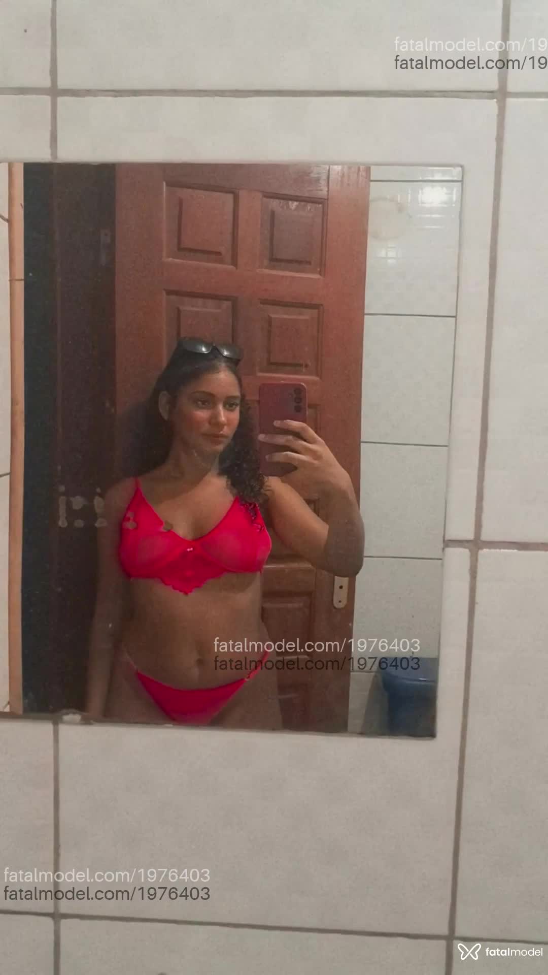 Acompanhante mulher morena (o) de olhos mel em Ariquemes Acompanhante mulher morena (o) de olhos mel em Ariquemes - Luyza