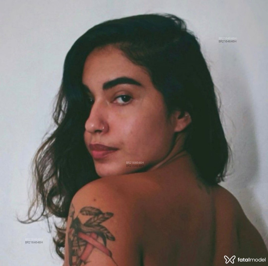 Acompanhante mulher morena (o) de olhos castanhos em Virtual Acompanhante mulher morena (o) de olhos castanhos em Virtual - Eubea