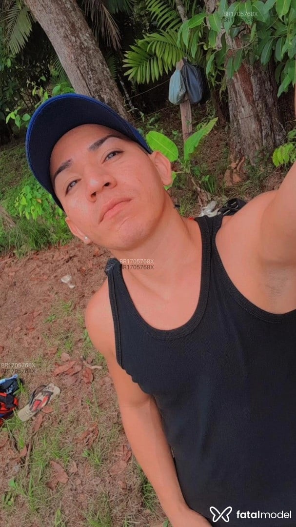 Acompanhante homem com cabelo castanho de olhos castanhos em Belém - Felipe