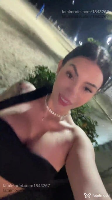 Acompanhante mulher morena (o) de olhos mel em Curitiba Acompanhante mulher morena (o) de olhos mel em Curitiba - Virgínia