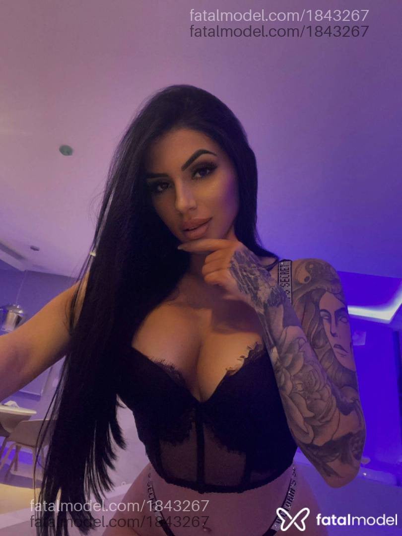 Acompanhante mulher morena (o) de olhos mel em Curitiba Acompanhante mulher morena (o) de olhos mel em Curitiba - Virgínia