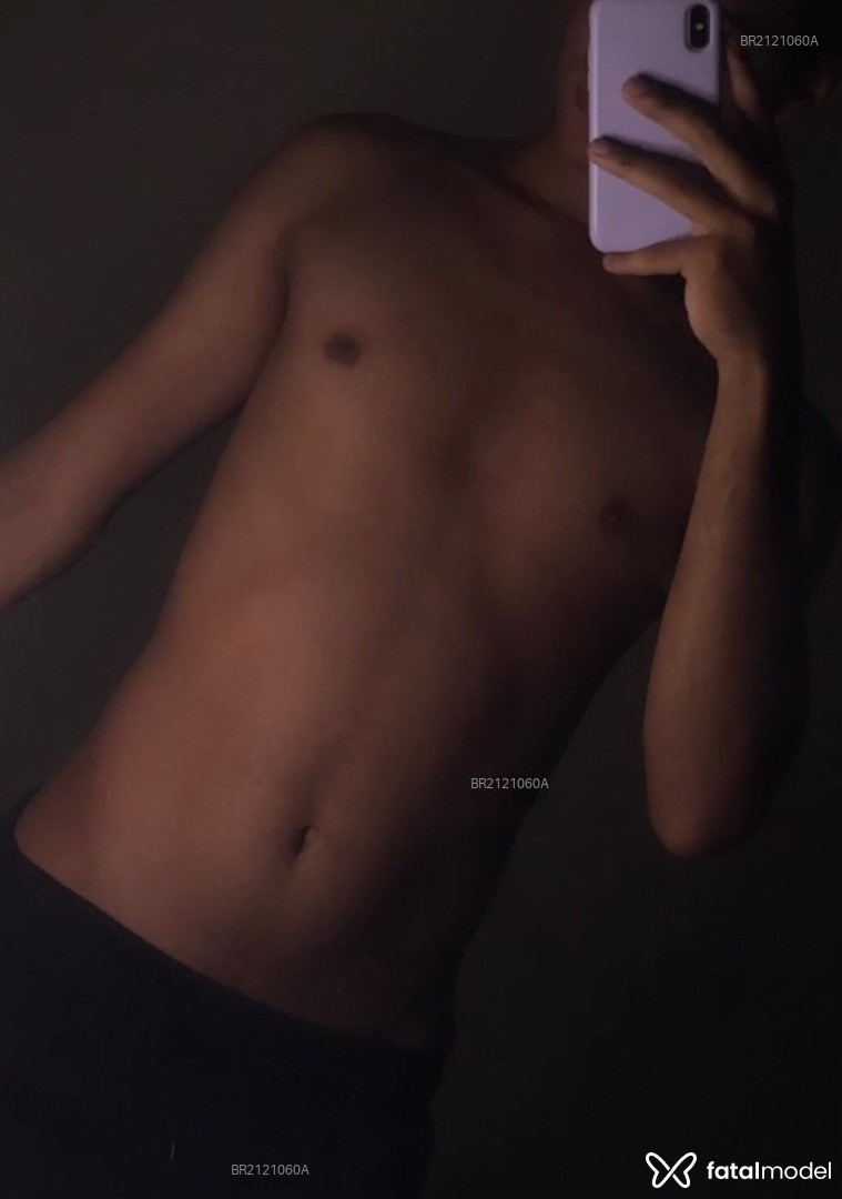 Acompanhante homem morena (o) de olhos pretos em Goiânia - João Victor